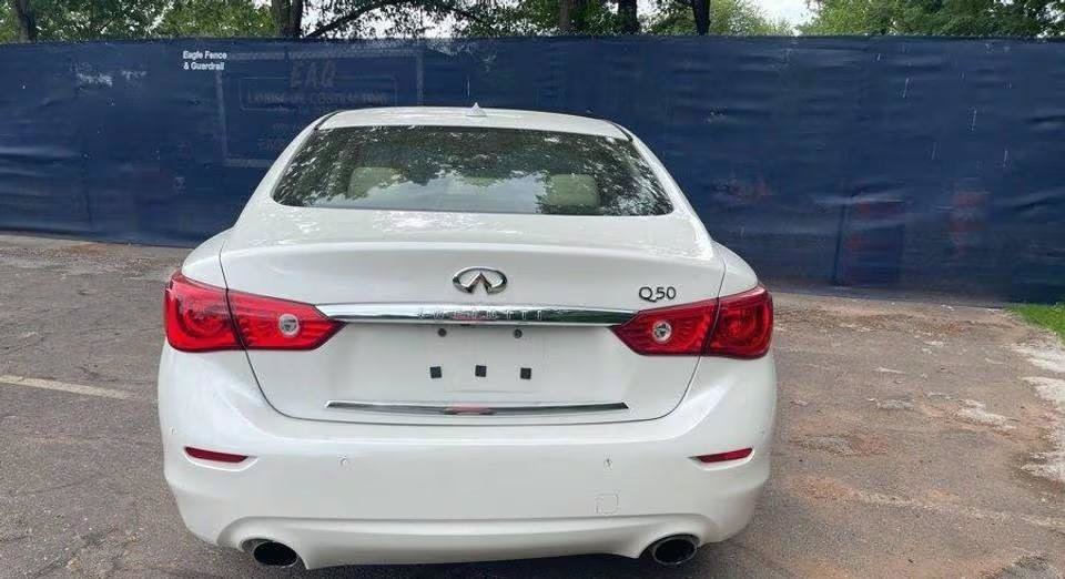 Used 2016 INFINITI Q50 3.0t Premium w/ 3.0T Premium Plus Package RWD image 6