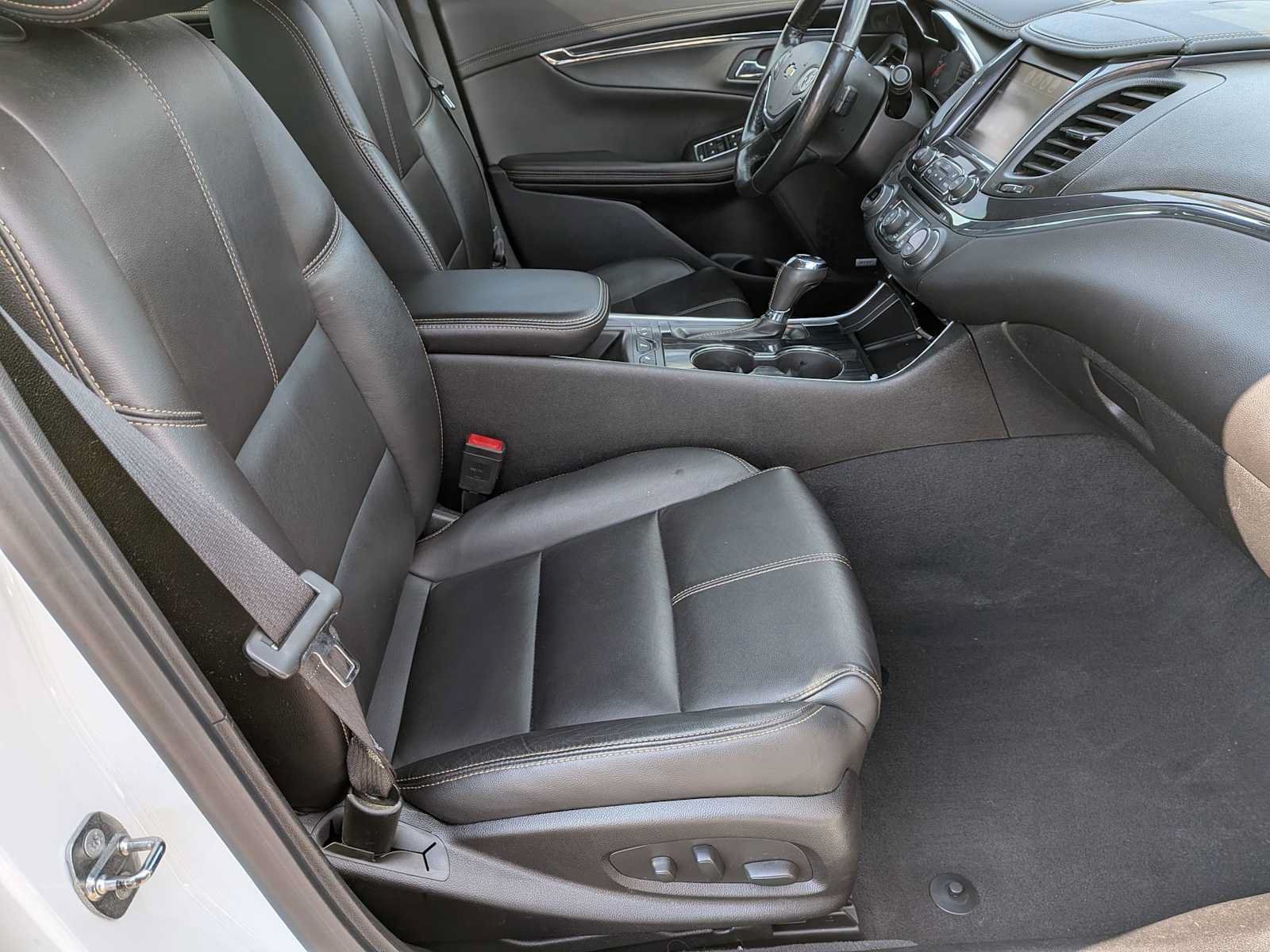Used 2018 Chevrolet Impala LT w/ Sunroof and Spoiler Package FWD image 21