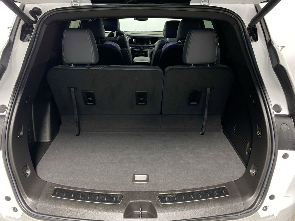 Used 2023 Buick Enclave Essence image 23