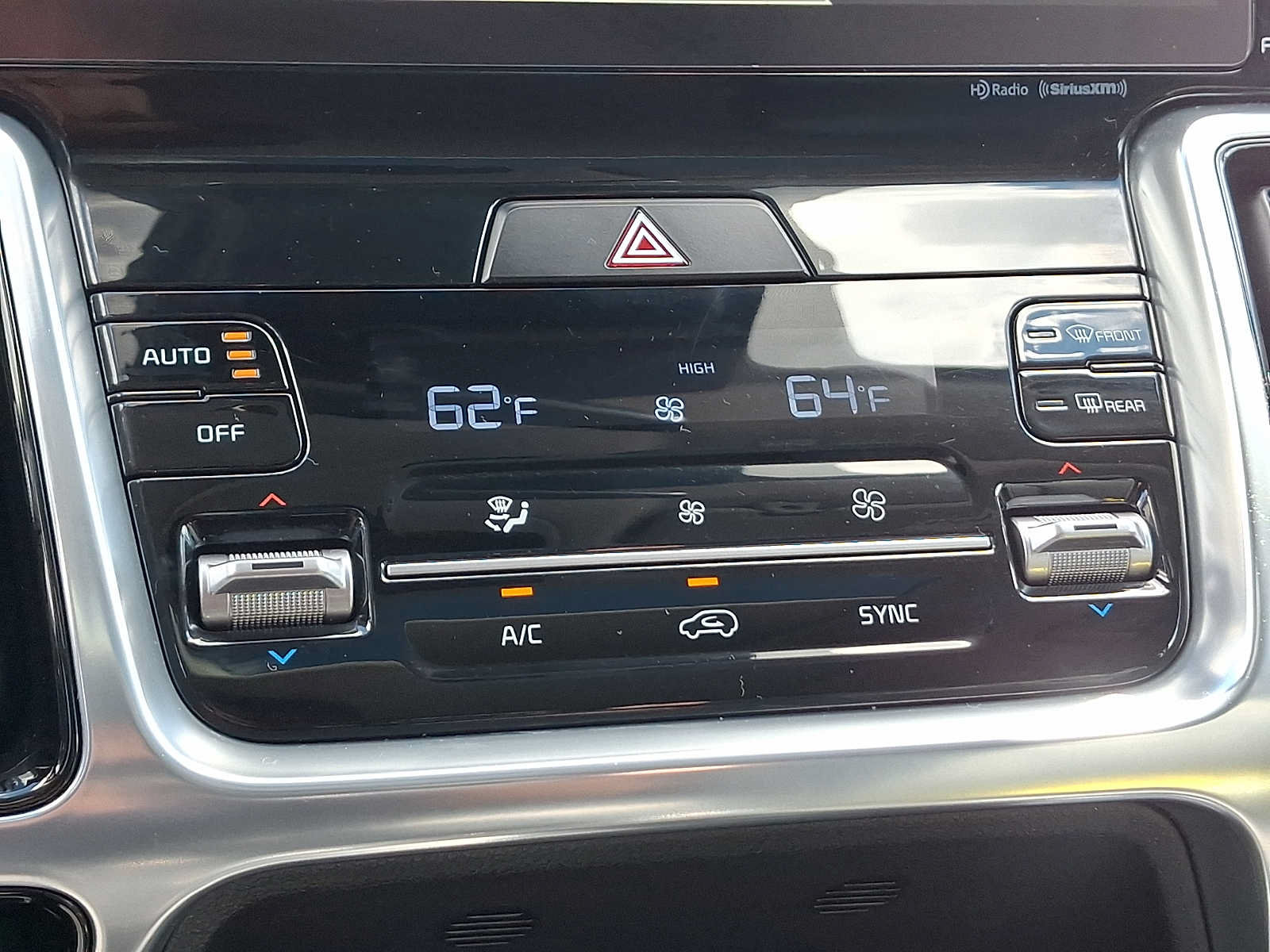 Used 2022 Kia Sorento SX AWD/4WD image 16