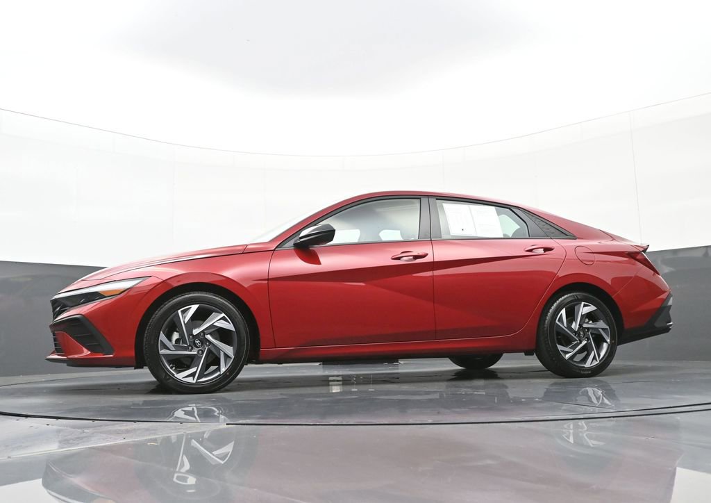 Certified 2025 Hyundai Elantra Sport image 42
