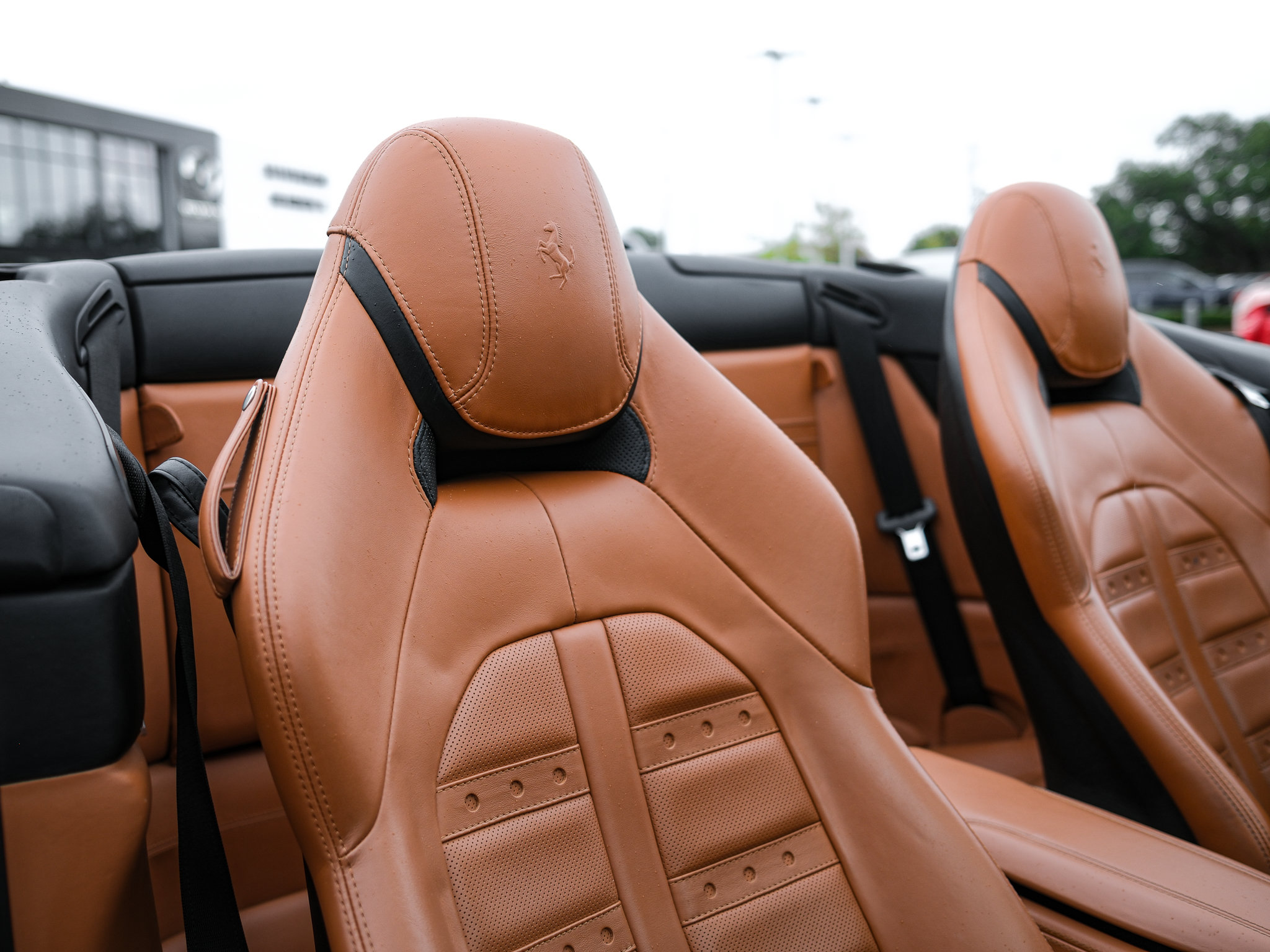 Used 2017 Ferrari California T RWD image 37