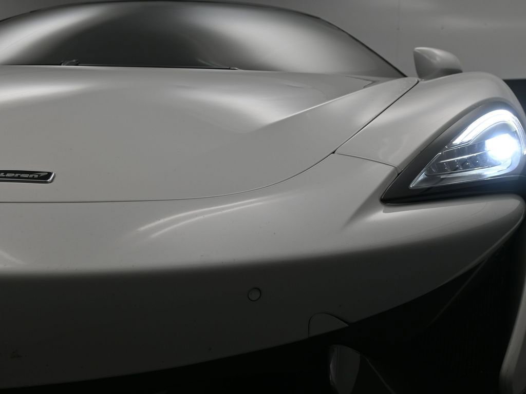 Used 2019 McLaren 570S Spider image 17