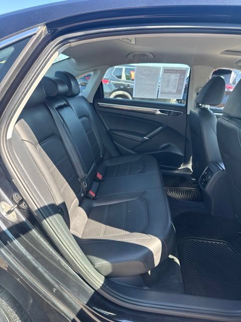 Used 2017 Volkswagen Passat 1.8T SE FWD image 15
