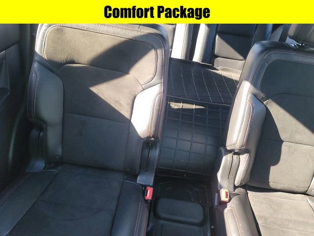 Used 2018 Ford Explorer XLT w/ Equipment Group 202A image 9