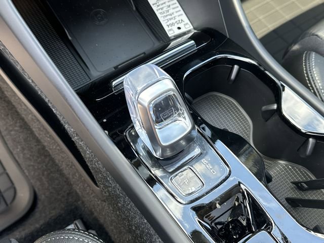 New 2025 Volvo XC40 B5 Plus w/ Protection Package Premier image 16