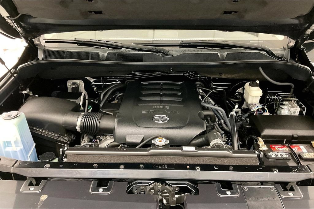 Used 2018 Toyota Tundra Platinum AWD/4WD image 26
