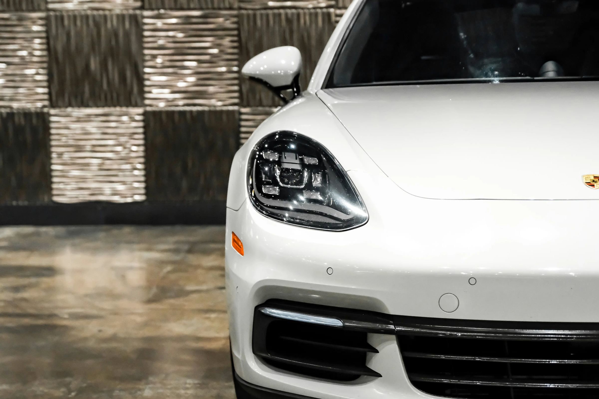 Used 2018 Porsche Panamera 4 AWD/4WD image 52