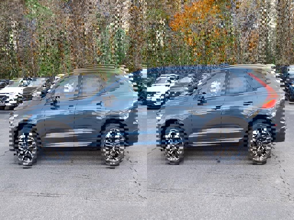 New 2026 Volvo XC60 B5 Plus w/ Protection Package Premier image 8