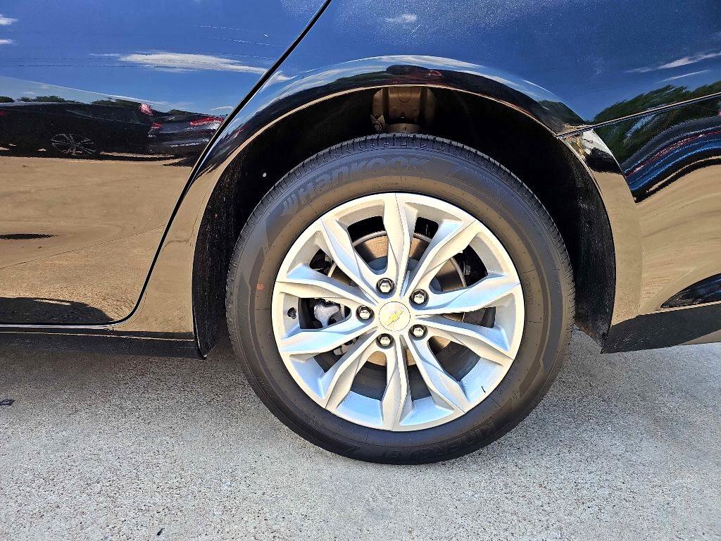 Used 2025 Chevrolet Malibu LT image 11