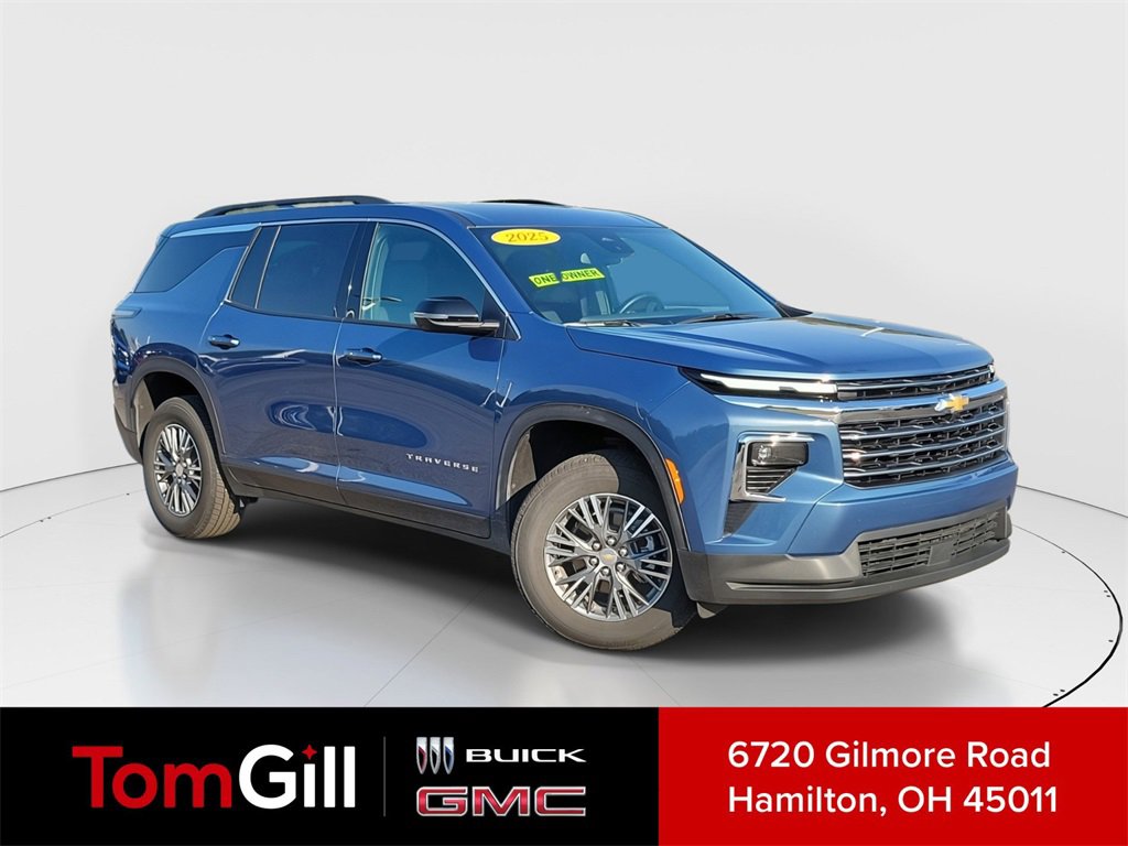 Used 2025 Chevrolet Traverse LT