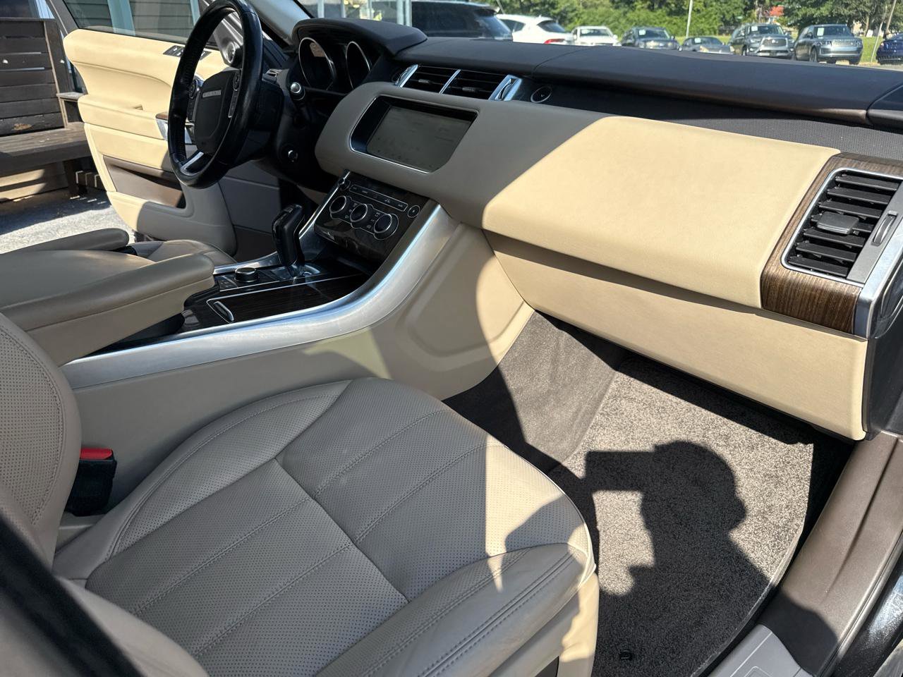 Used 2017 Land Rover Range Rover Sport HSE image 31