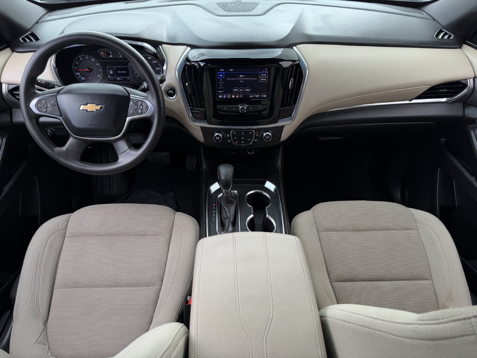 Used 2022 Chevrolet Traverse LS FWD image 11