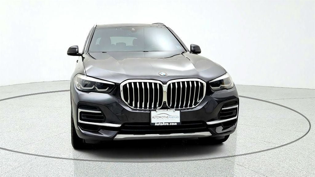Used 2023 BMW X5 xDrive40i AWD/4WD image 2