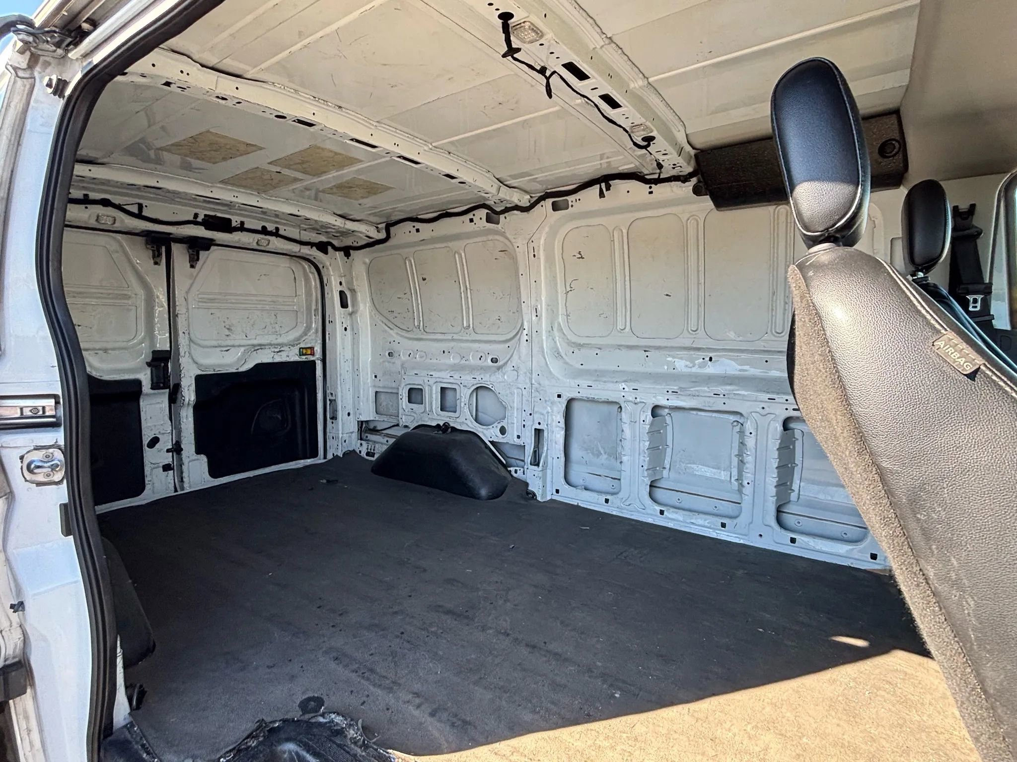 Used 2020 Ford Transit 150 Low Roof RWD image 13