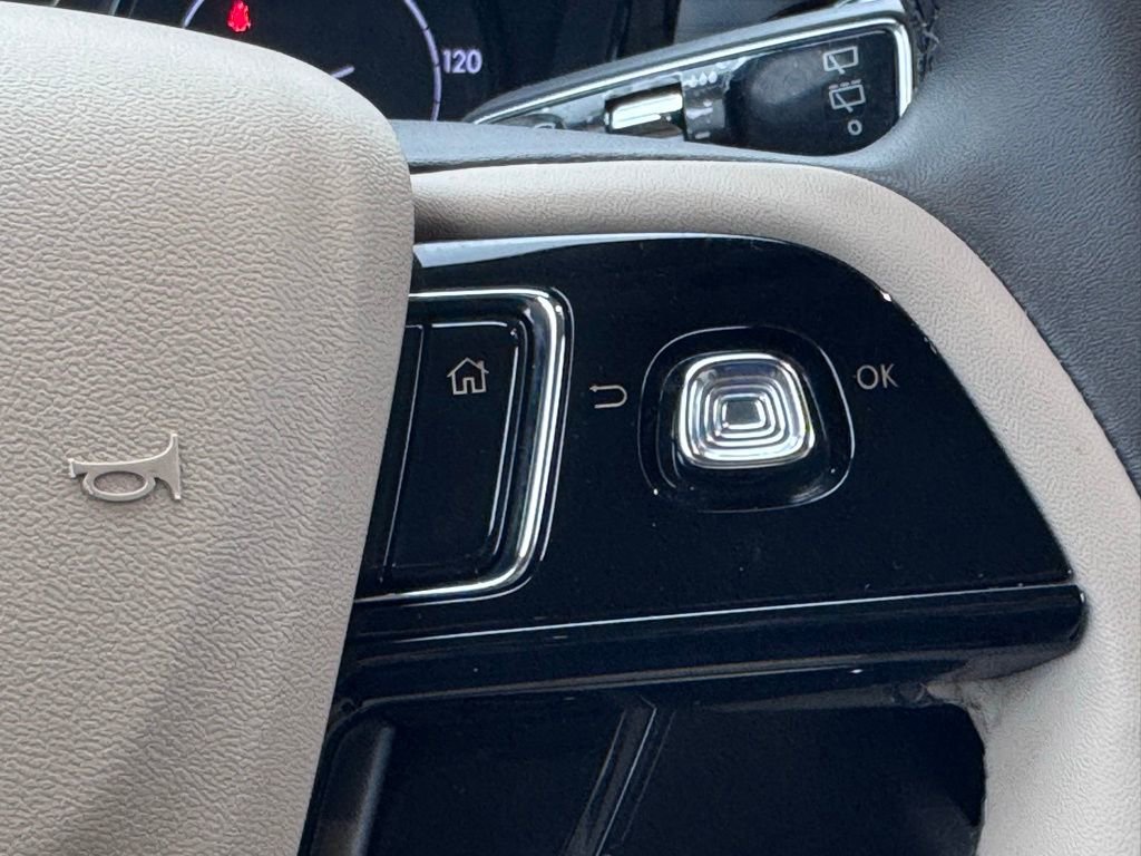 Used 2022 Lincoln Corsair FWD image 10
