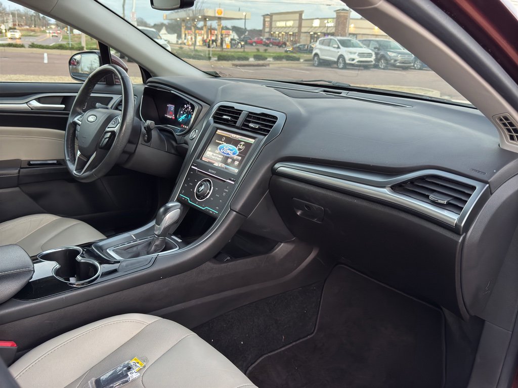 Used 2015 Ford Fusion Titanium image 16