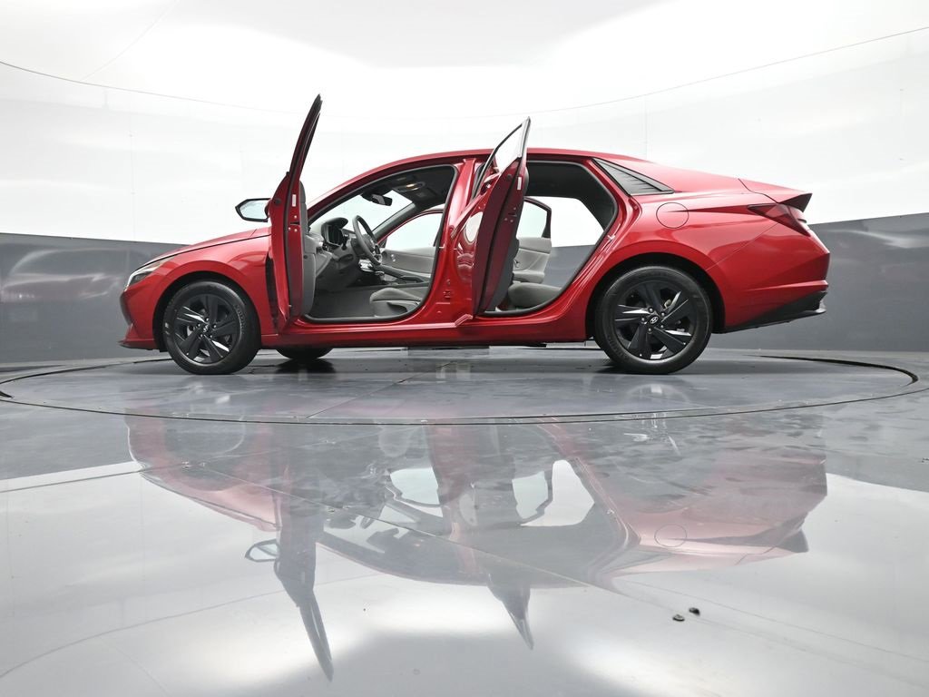 Certified 2021 Hyundai Elantra SEL image 48