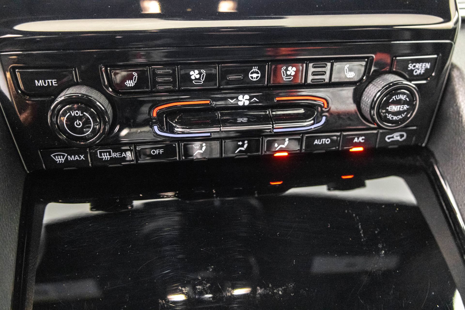 Used 2022 Jeep Grand Cherokee Trailhawk w/ Advanced Protech Group II image 29