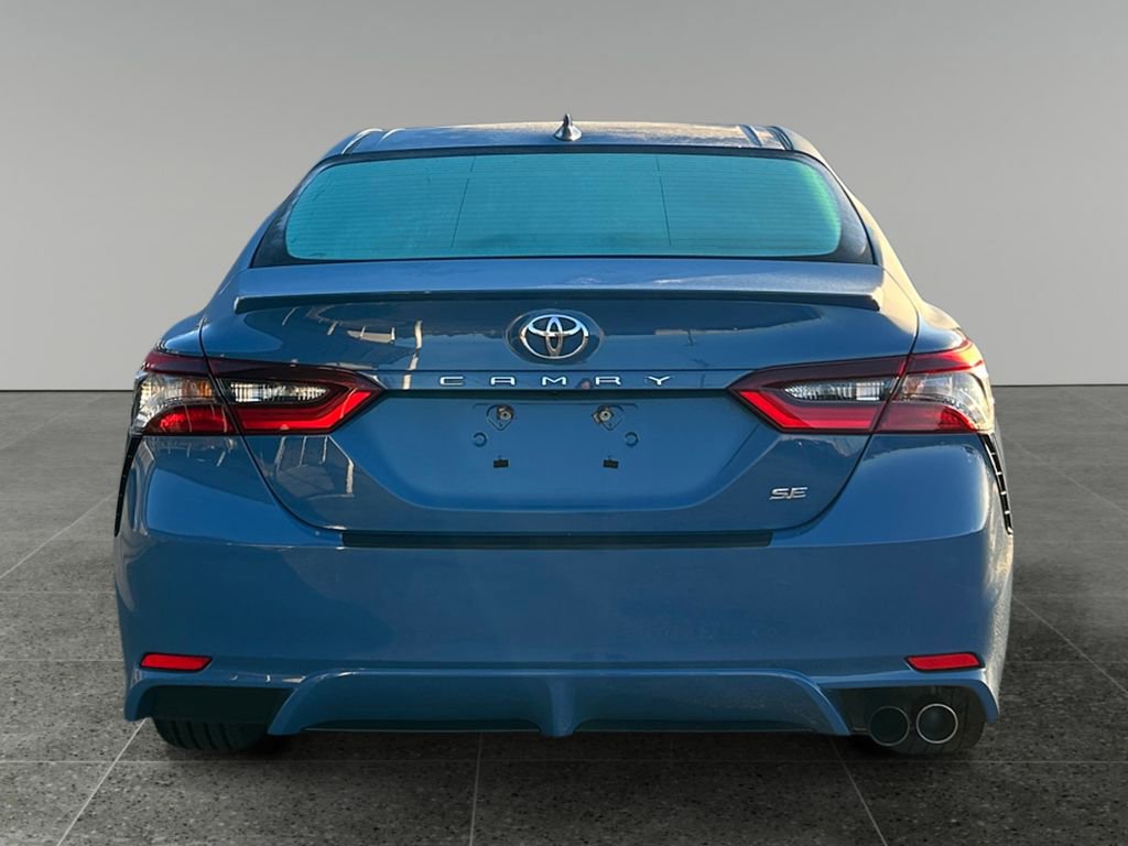 Used 2024 Toyota Camry SE w/ Cold Weather Package FWD image 5