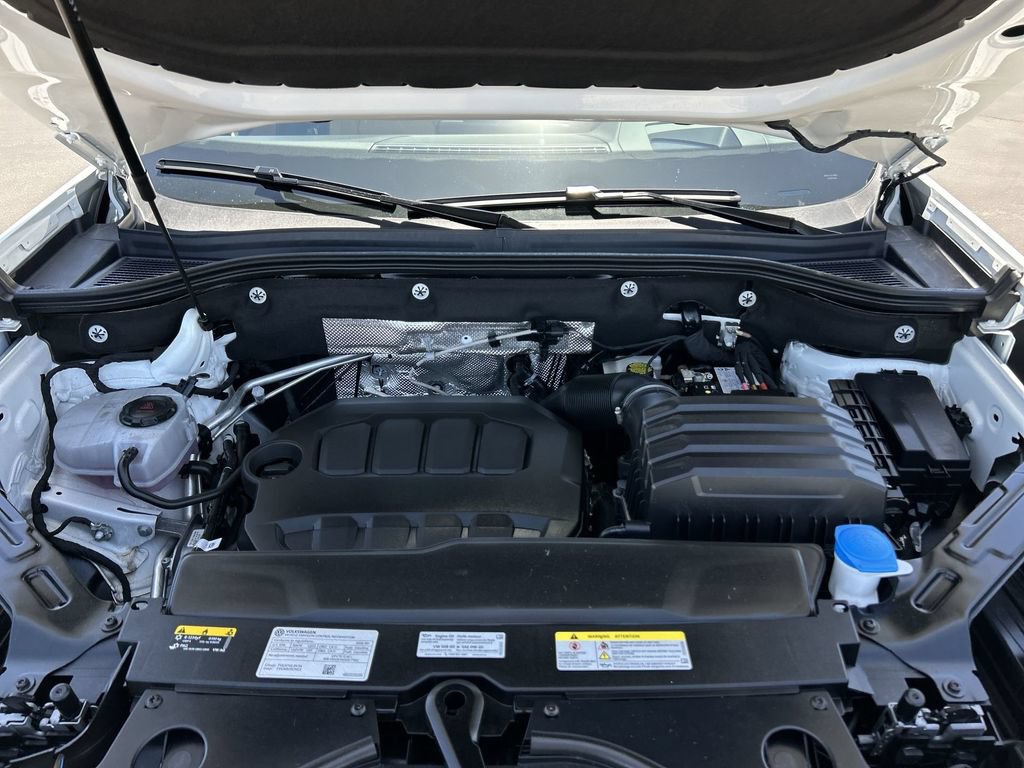 Used 2026 Volkswagen Atlas Cross Sport SEL R-Line AWD/4WD image 31
