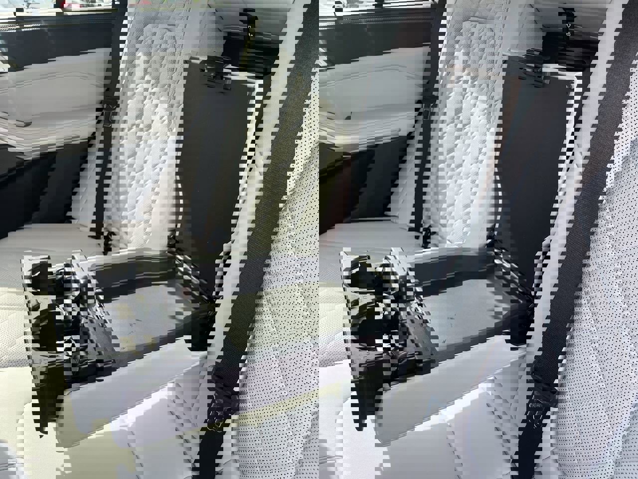 Used 2023 BMW X5 M50i w/ Executive Package image 33