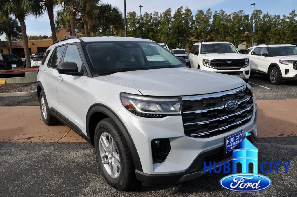 New 2026 Ford Explorer Active w/ Active Comfort Package image 7