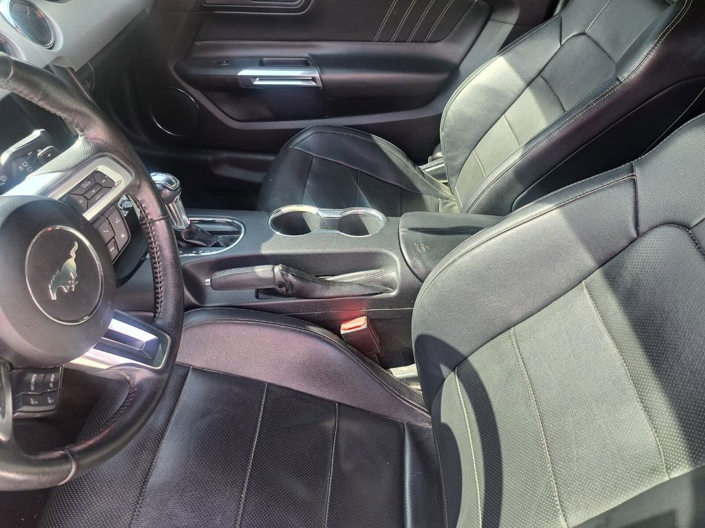 Used 2016 Ford Mustang Premium image 16