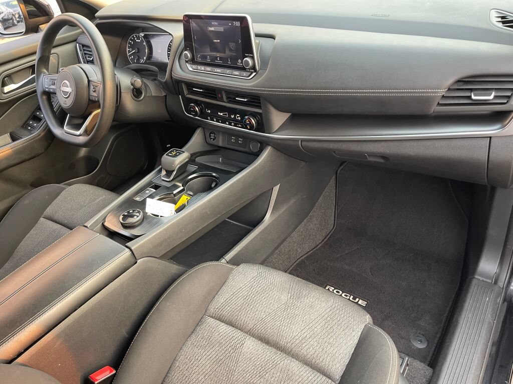 Used 2024 Nissan Rogue SV AWD/4WD image 31