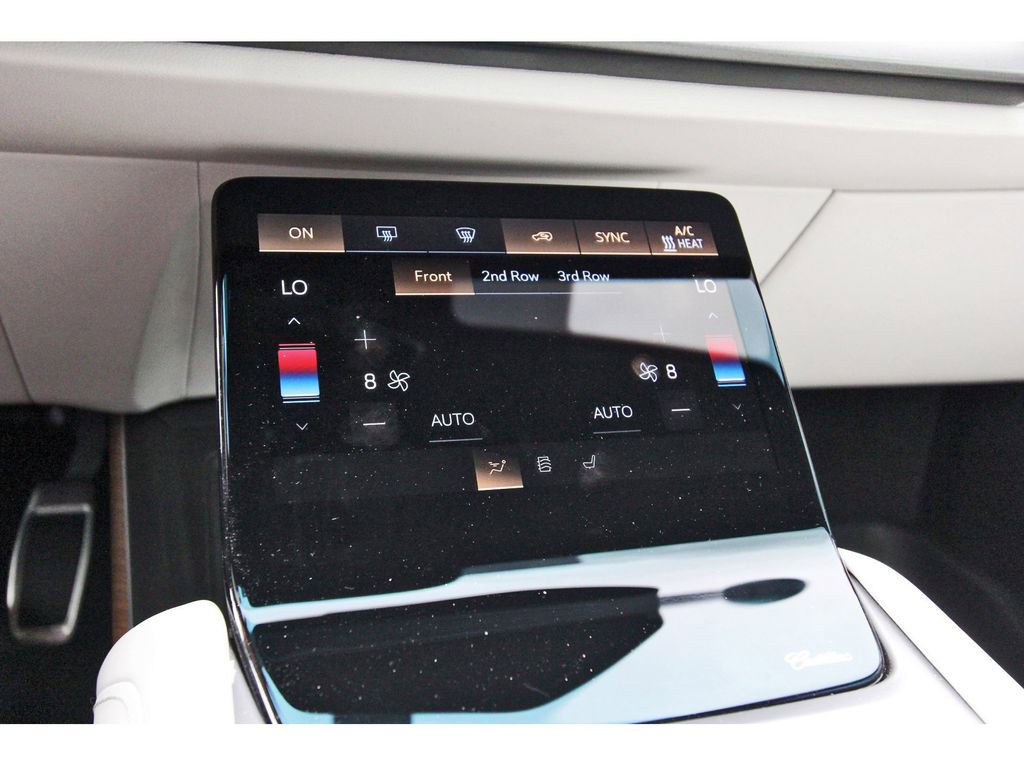 Certified 2026 Cadillac Vistiq Luxury image 25