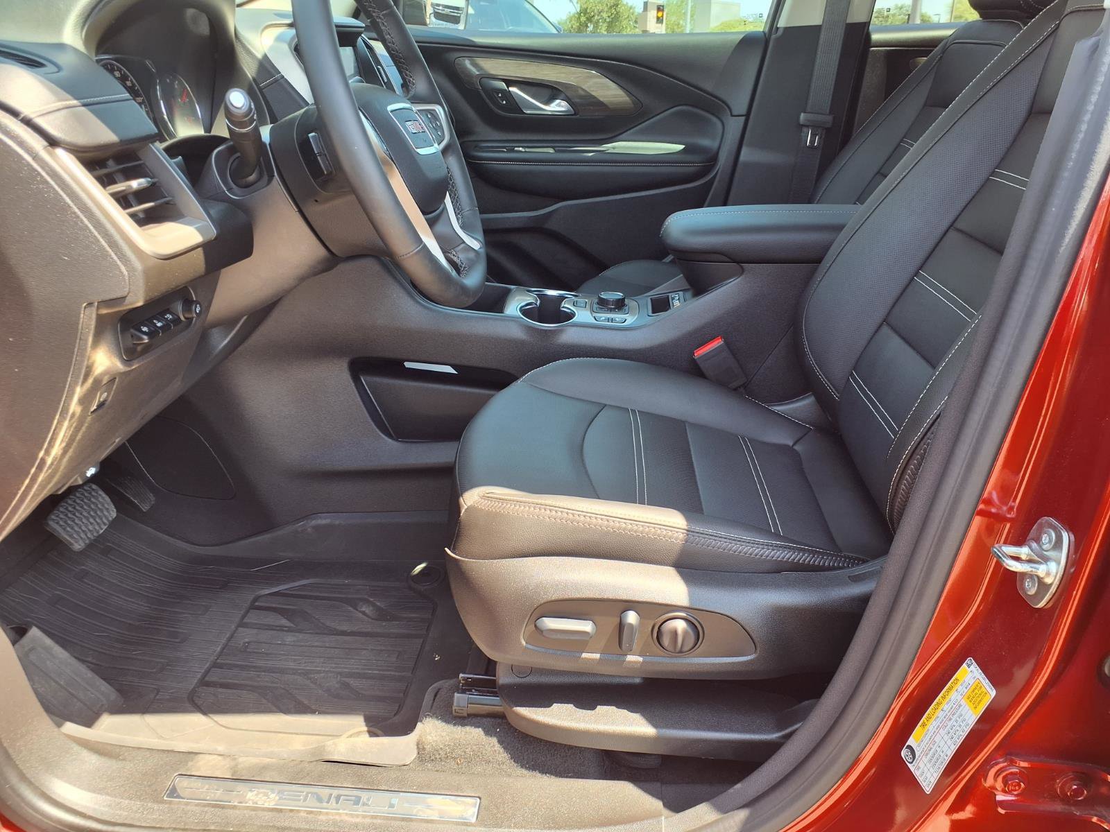 Used 2024 GMC Terrain Denali w/ Denali Premium Package AWD/4WD image 20