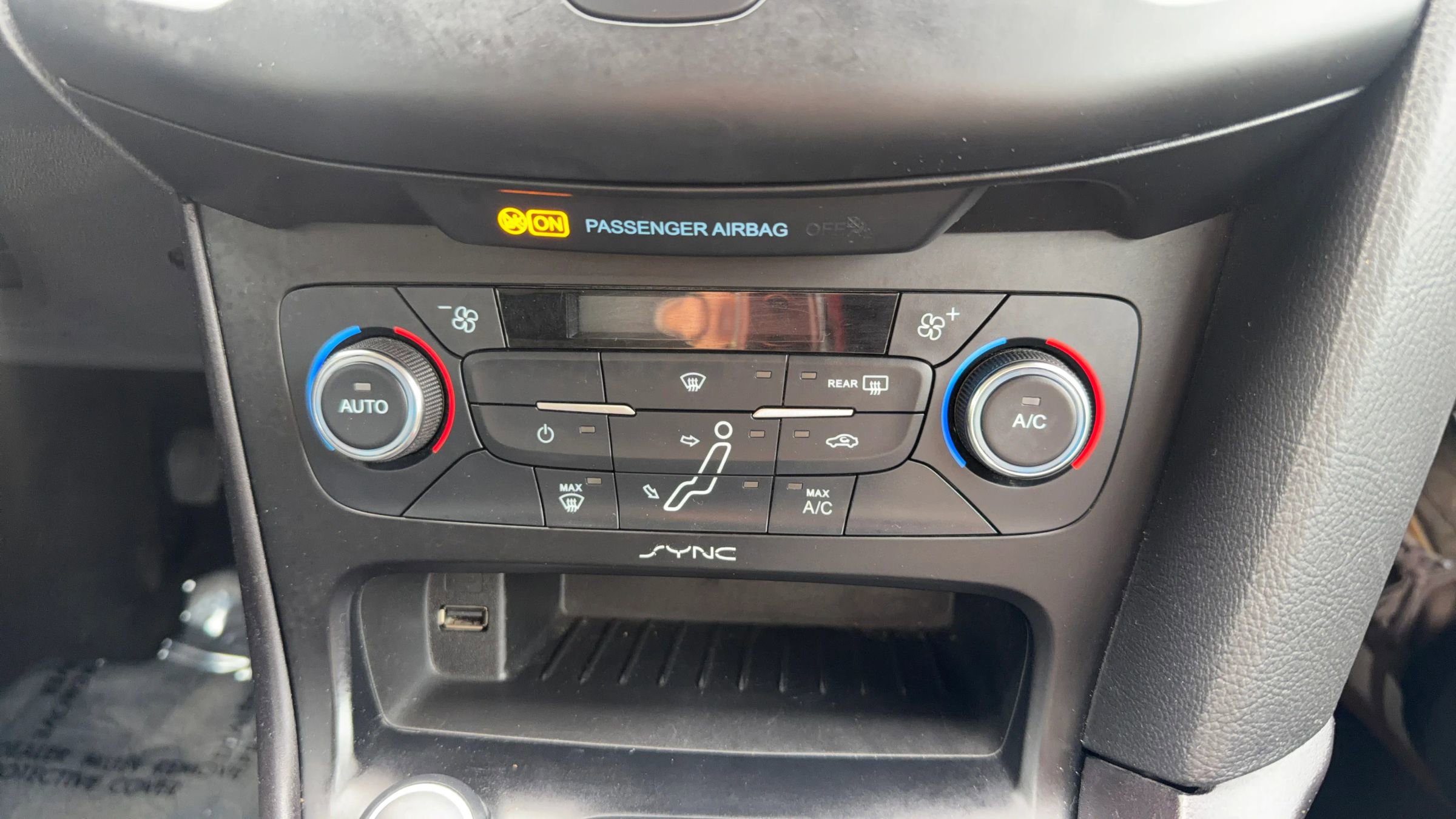 Used 2017 Ford Focus SE image 30
