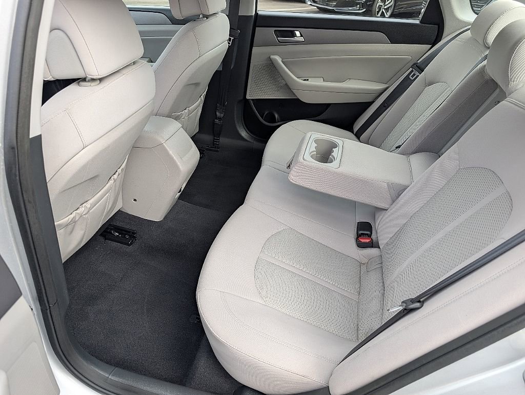 Used 2015 Hyundai Sonata SE w/ Option Group 09 FWD image 21