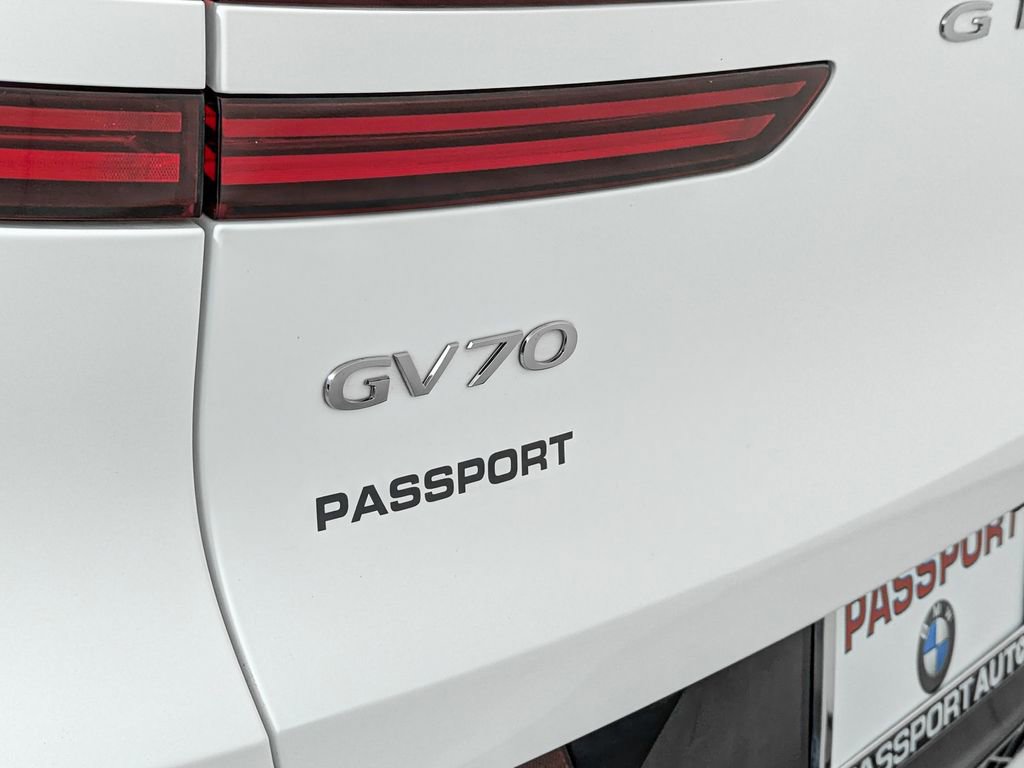 Used 2023 Genesis GV70 2.5T w/ Sport Prestige Package image 11