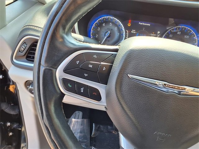 Used 2022 Chrysler Pacifica Limited image 17