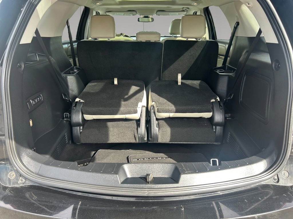 Used 2017 Ford Explorer Platinum image 19