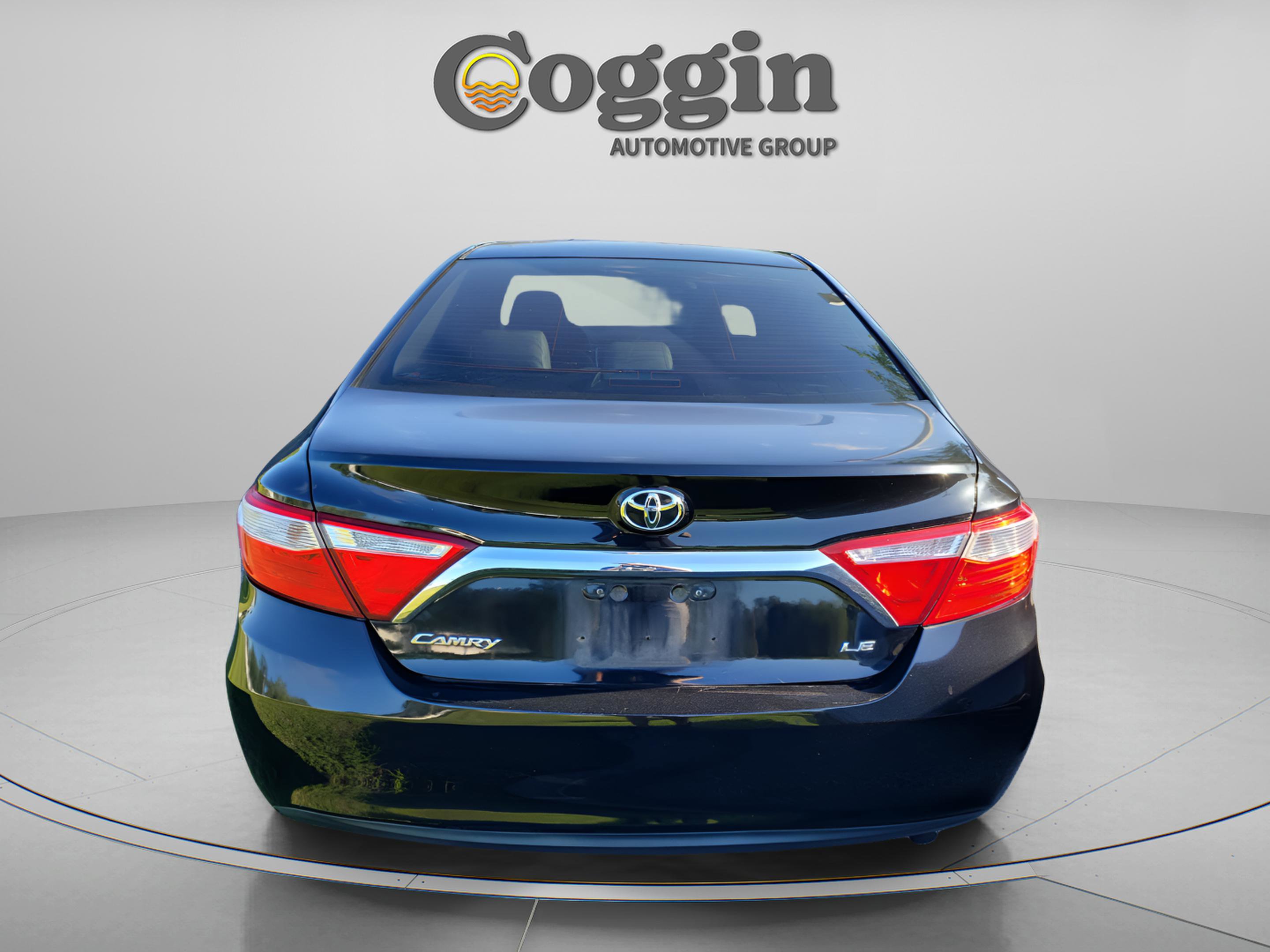 Used 2016 Toyota Camry LE FWD image 3