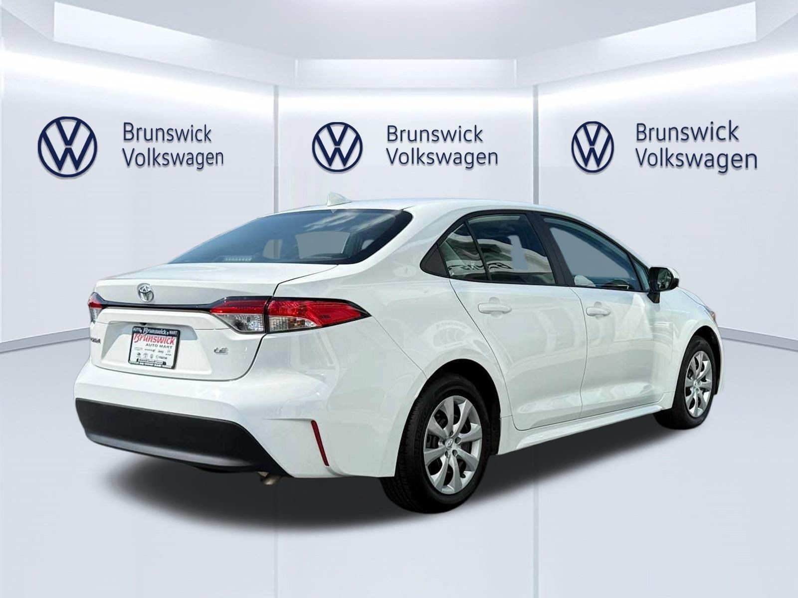 Certified 2024 Toyota Corolla LE FWD image 4