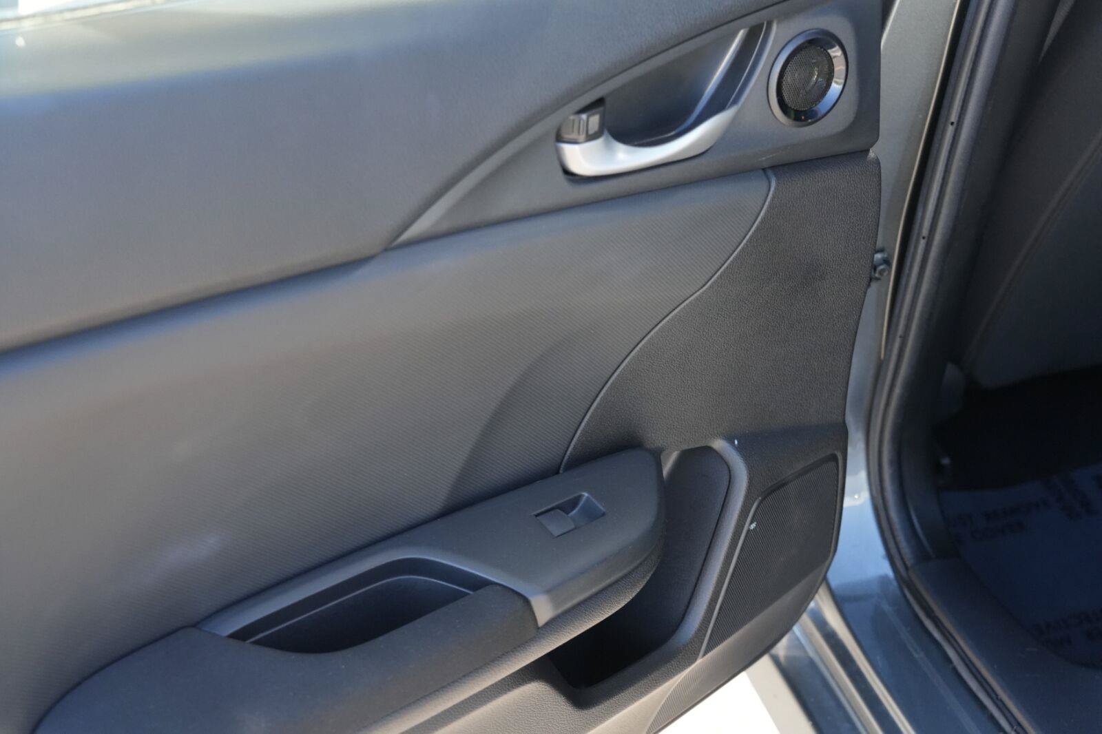 Used 2020 Honda Civic EX image 18
