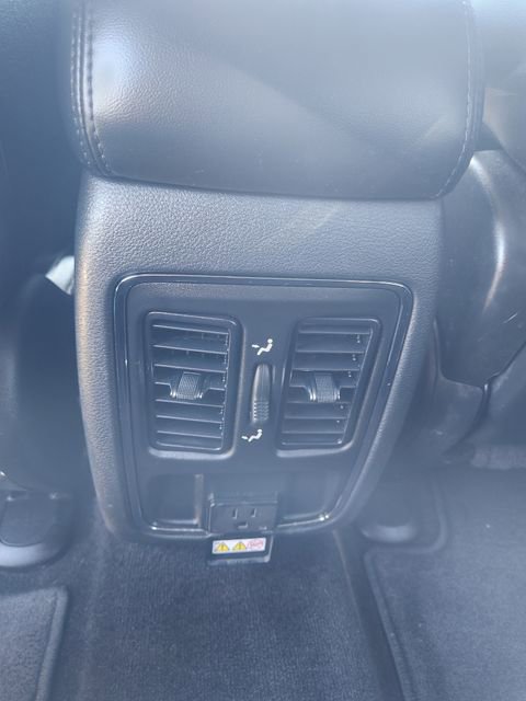 Used 2017 Jeep Grand Cherokee Altitude RWD image 21
