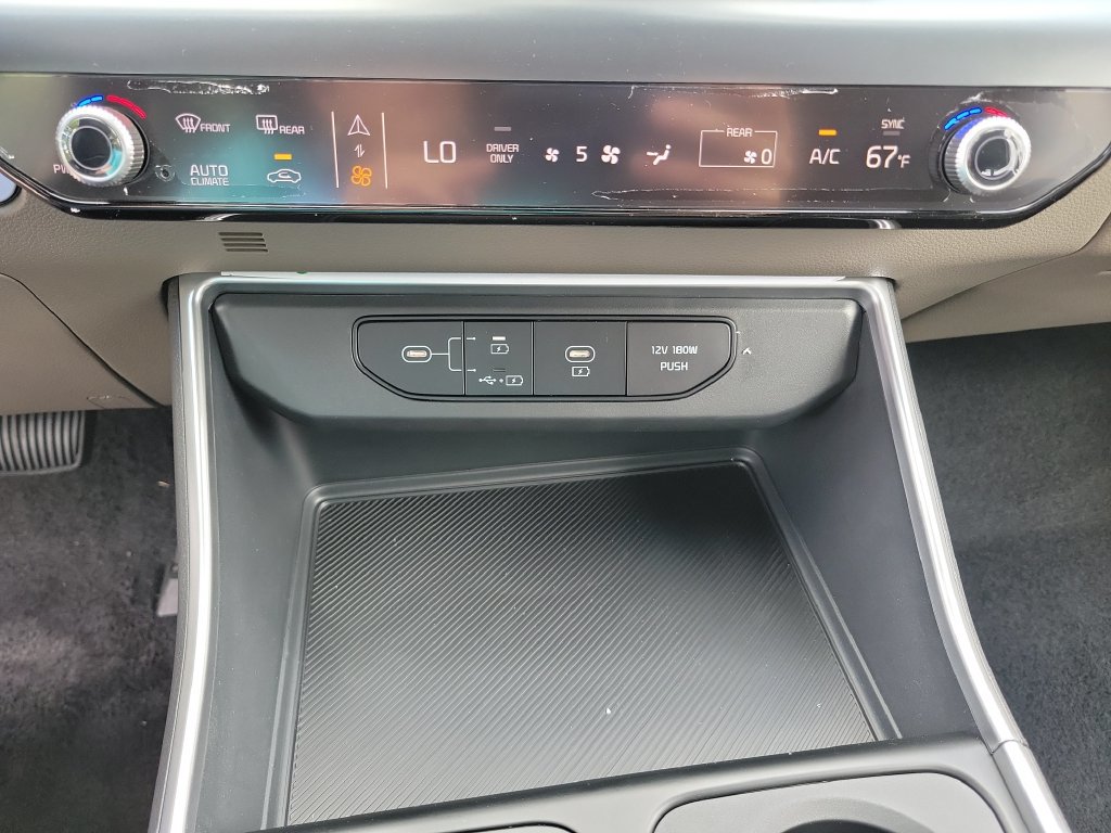 New 2027 Kia Carnival LXS FWD image 18