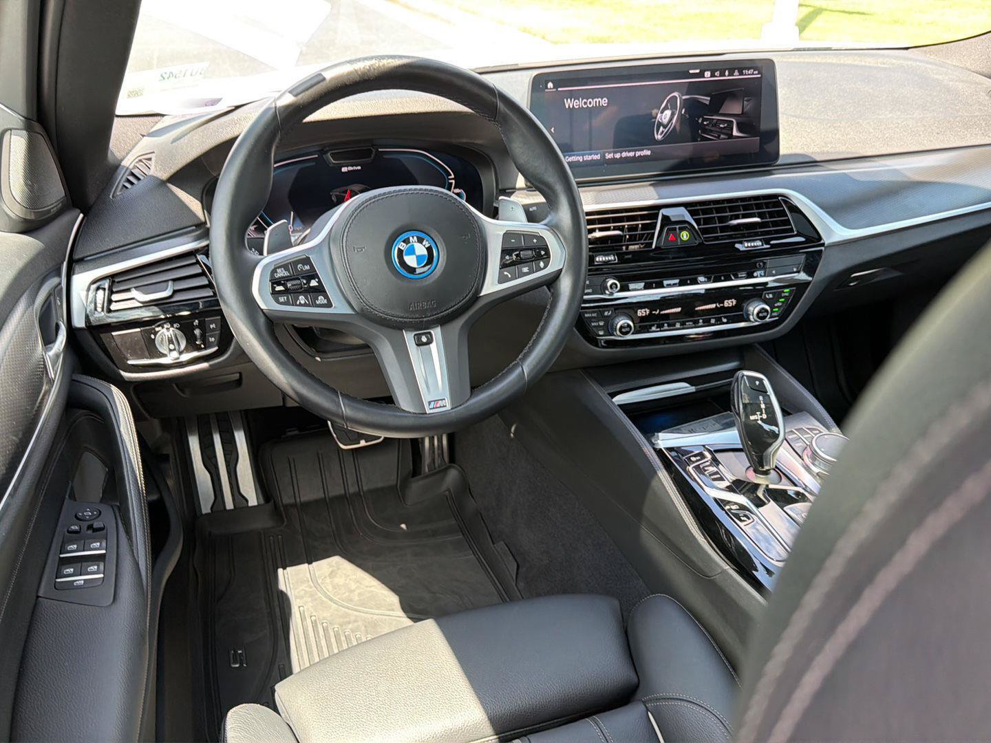 Used 2023 BMW 530e xDrive w/ Premium Package AWD/4WD image 18