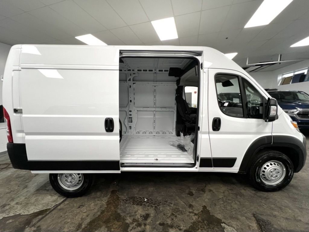 Used 2024 RAM ProMaster 1500 w/ Convenience Group image 11