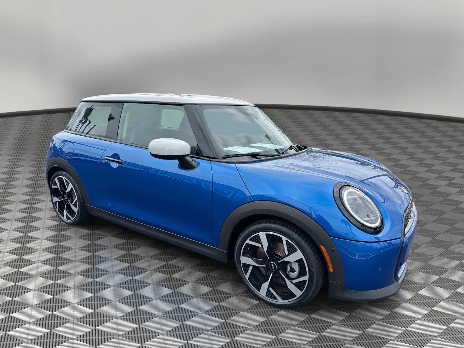Used 2025 MINI Cooper S FWD image 5