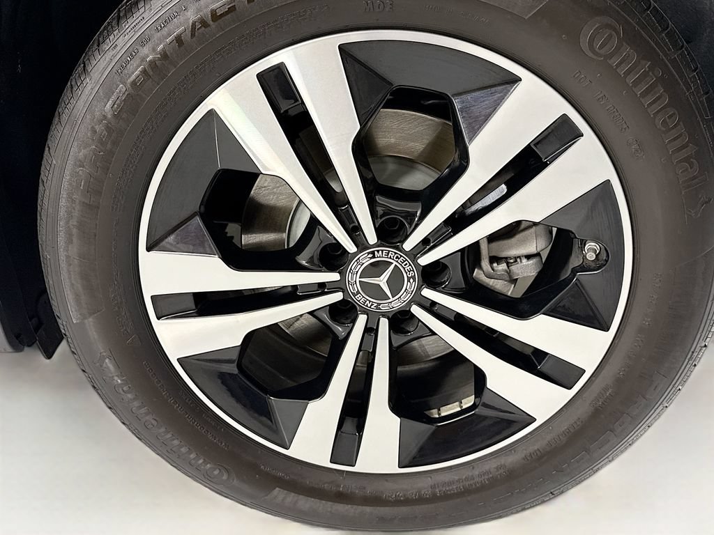 Certified 2025 Mercedes-Benz GLB 250 image 31