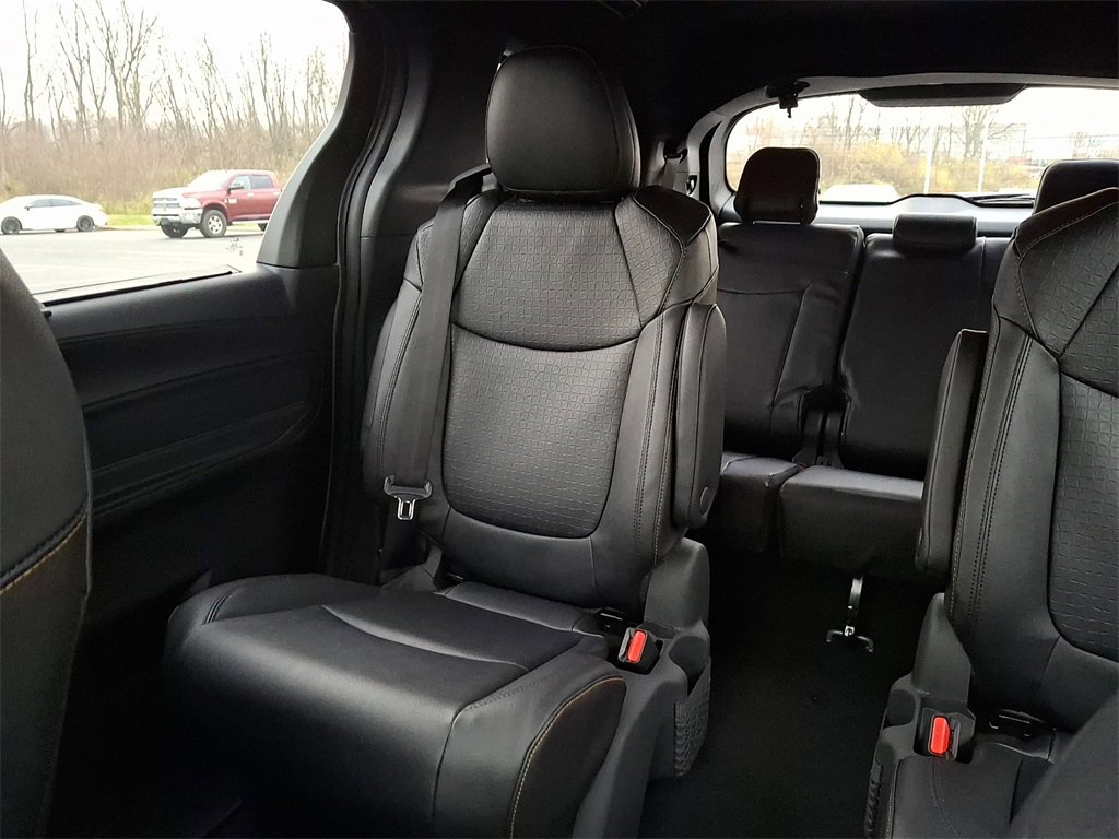 New 2026 Toyota Sienna XLE Woodland Edition image 12