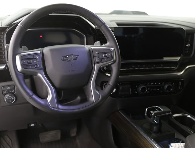 Used 2024 Chevrolet Silverado 1500 LT Trail Boss w/ LPO, Dark Essentials Package image 6