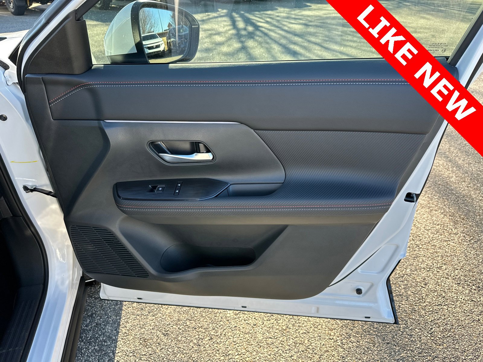 Certified 2025 Nissan Kicks SR image 14