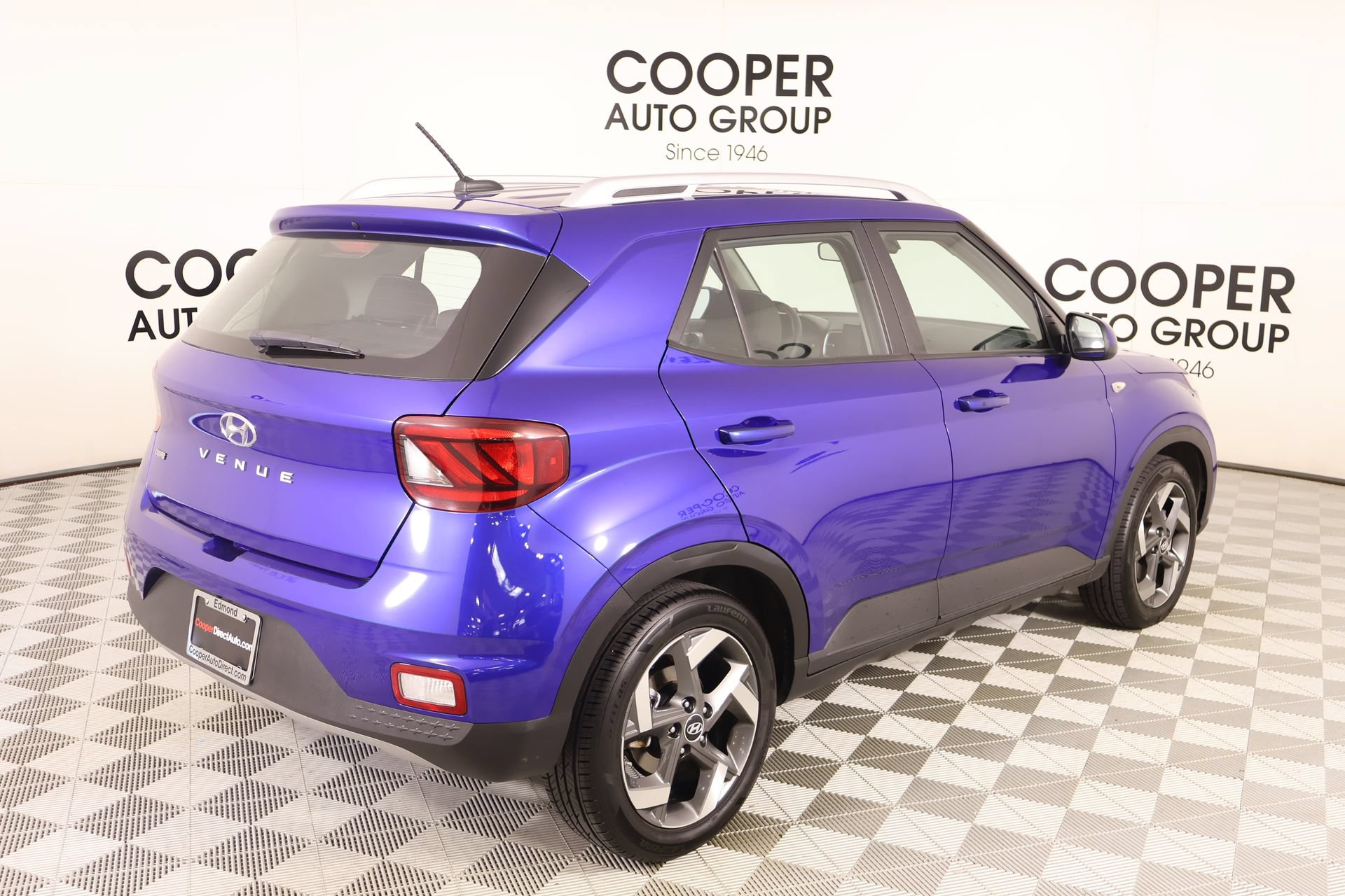 Used 2025 Hyundai Venue SEL FWD image 20