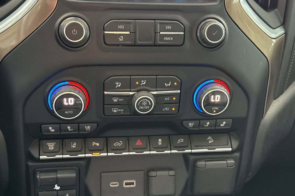 Used 2020 Chevrolet Silverado 2500 High Country w/ Technology Package image 30